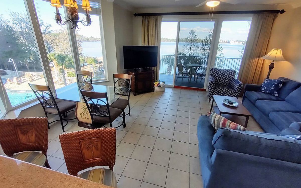 Two Bedroom Suite Corner View with lake and pool views! CORNER condo with 2 bedrooms, 2 balconies, 2 bedrooms and 2 bunks!